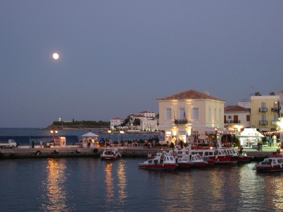 Summer House In Spetses ภายนอก รูปภาพ